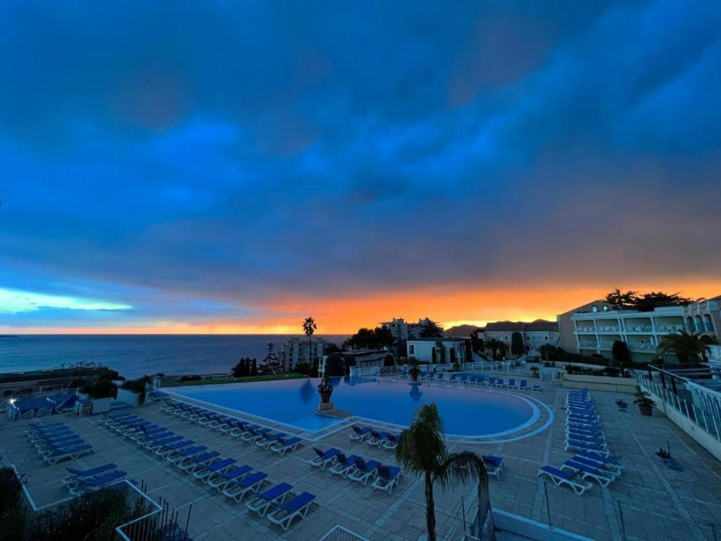 Holiday Paradise Cannes Exterior photo